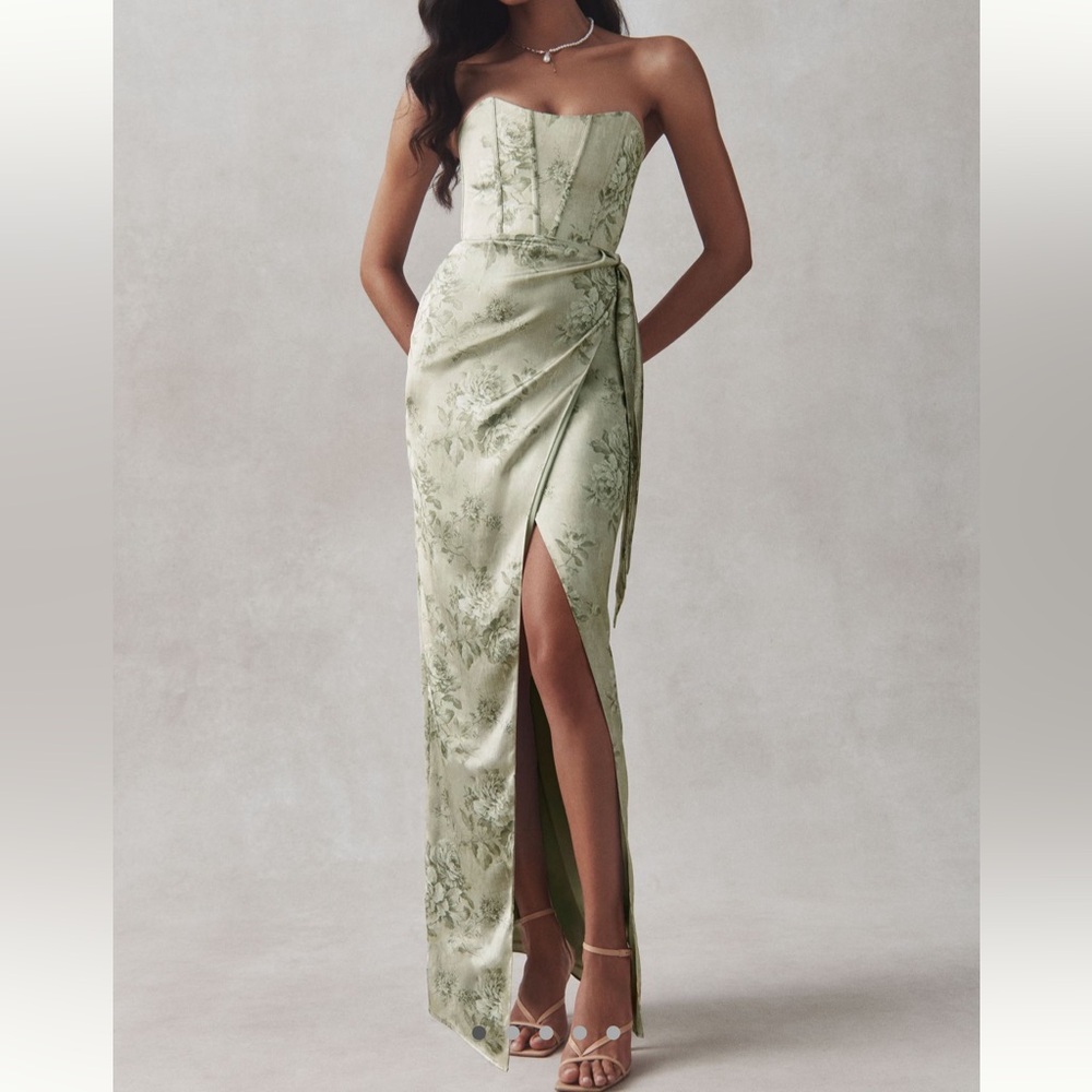 V. Chapman dress
